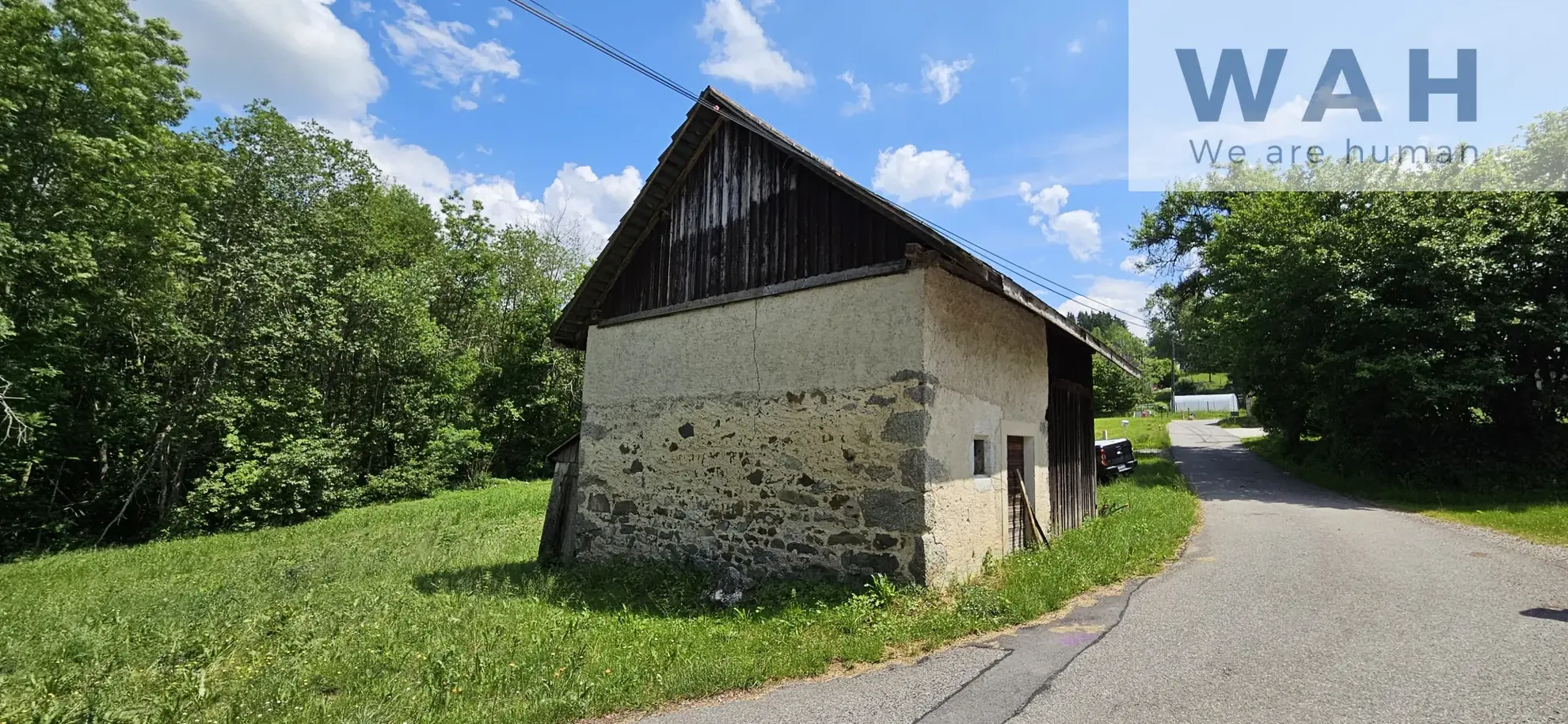 Terrain constructible avec grange à restaurer - Thorens Glieres 