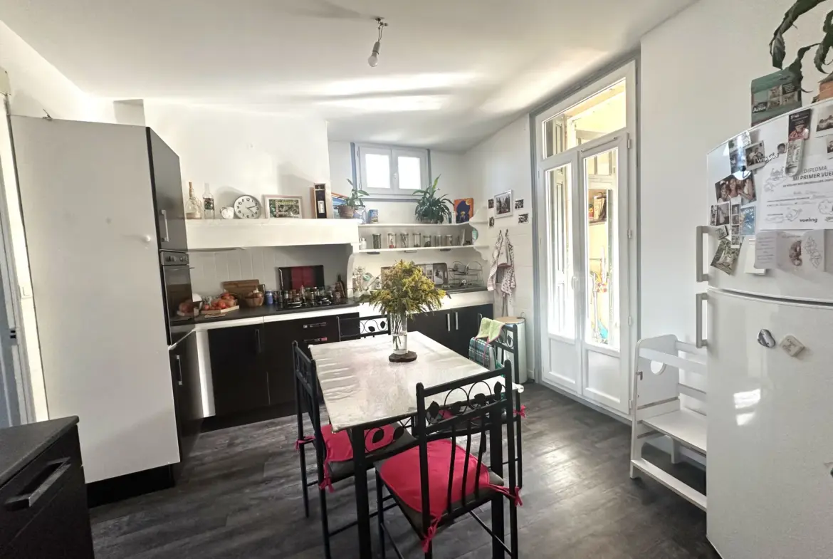 Appartement lumineux 66 m² avec jardin et terrasse à Reynes 