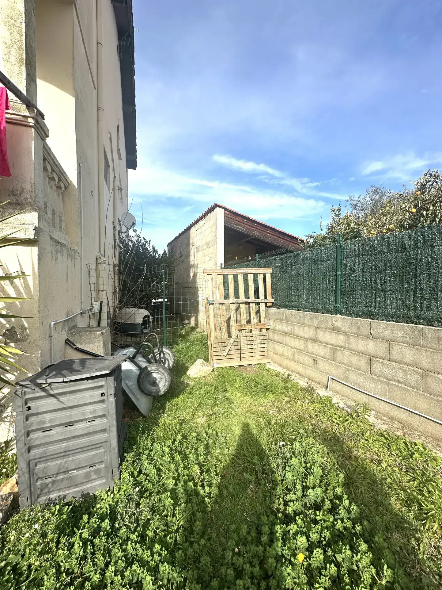 Appartement lumineux 66 m² avec jardin et terrasse à Reynes 