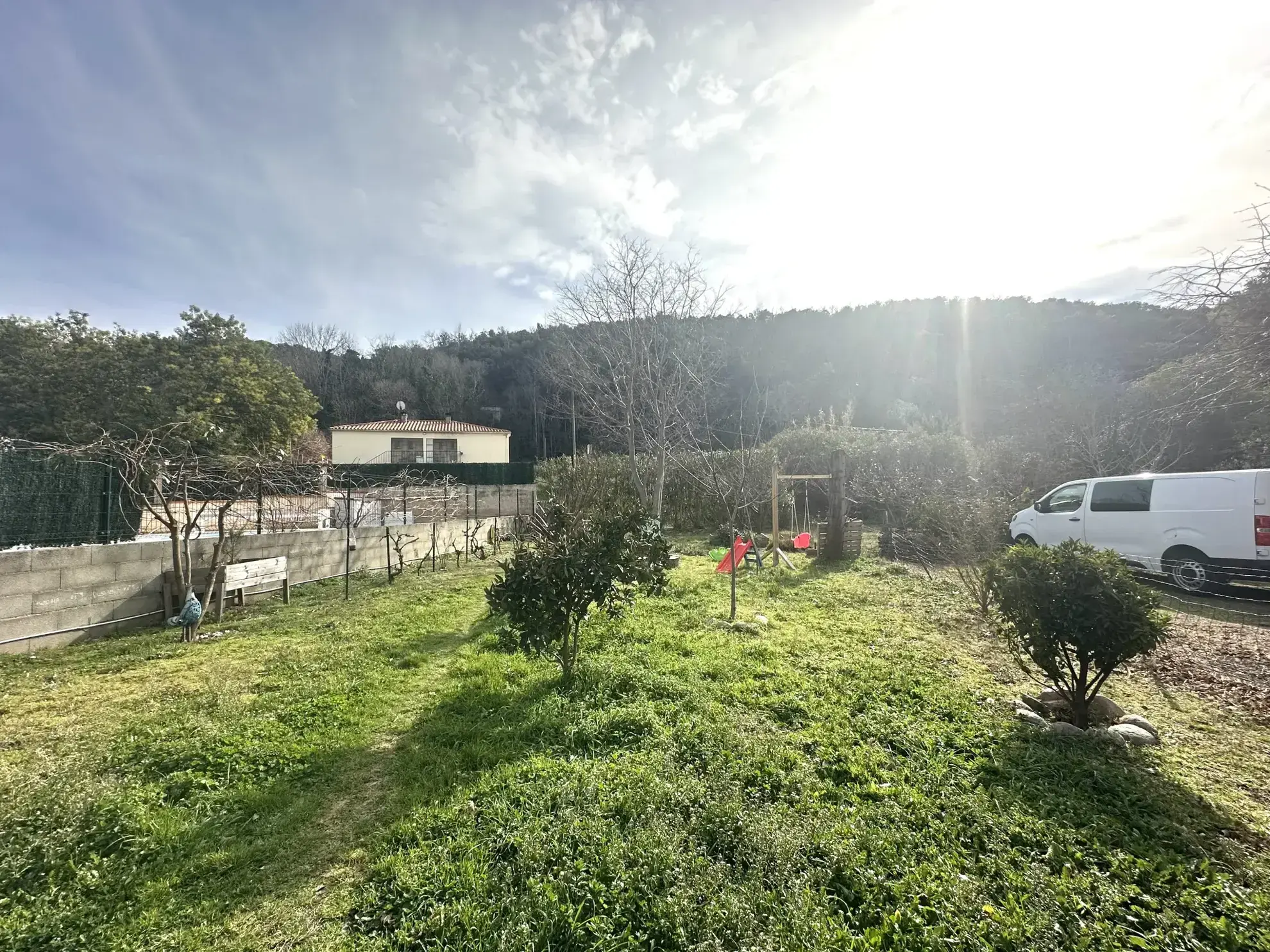 Appartement lumineux 66 m² avec jardin et terrasse à Reynes 