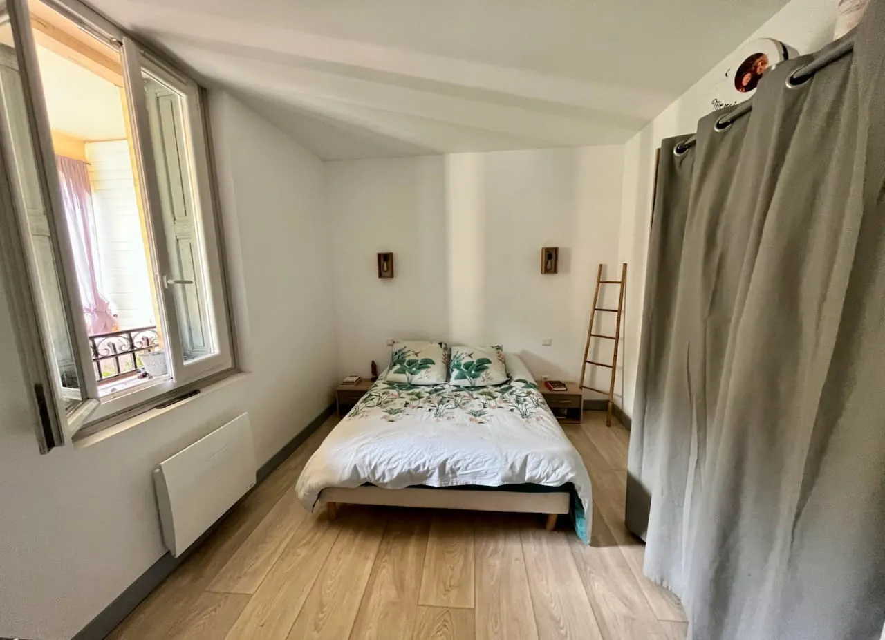 Appartement lumineux 66 m² avec jardin et terrasse à Reynes 