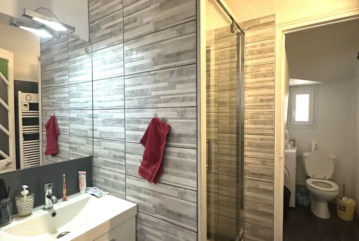 Appartement lumineux 66 m² avec jardin et terrasse à Reynes 