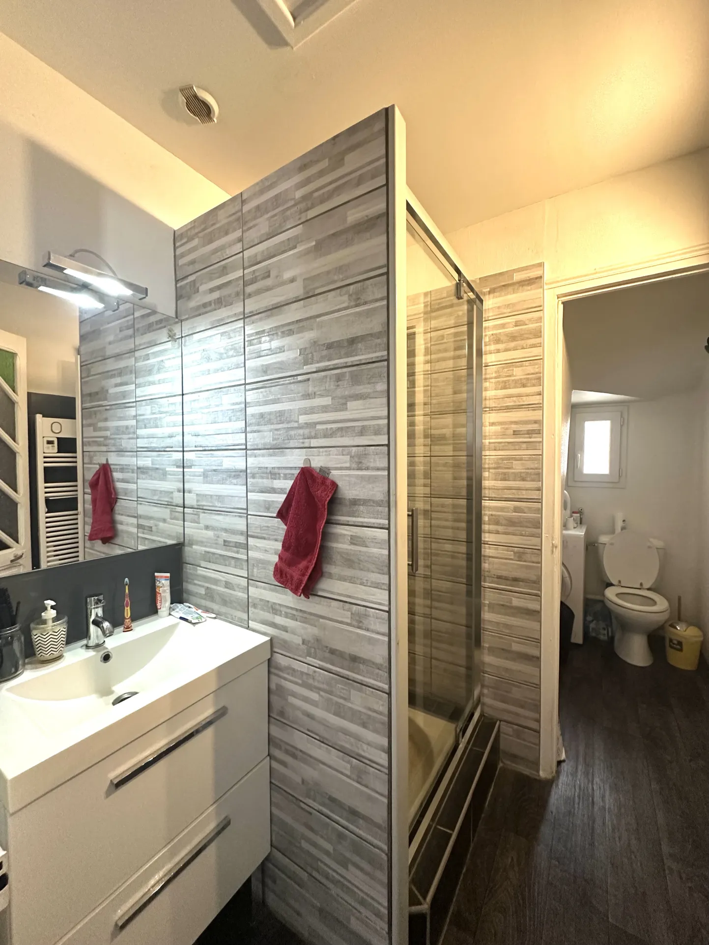 Appartement lumineux 66 m² avec jardin et terrasse à Reynes 