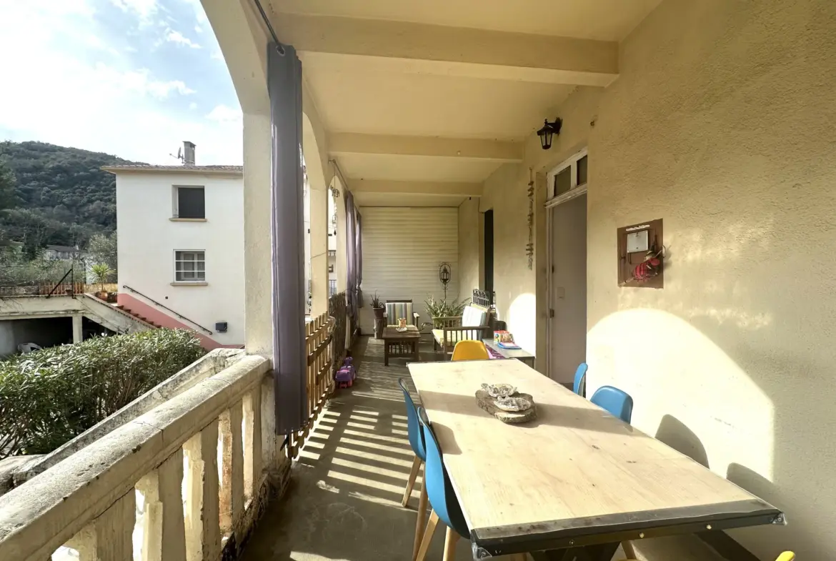 Appartement lumineux 66 m² avec jardin et terrasse à Reynes 