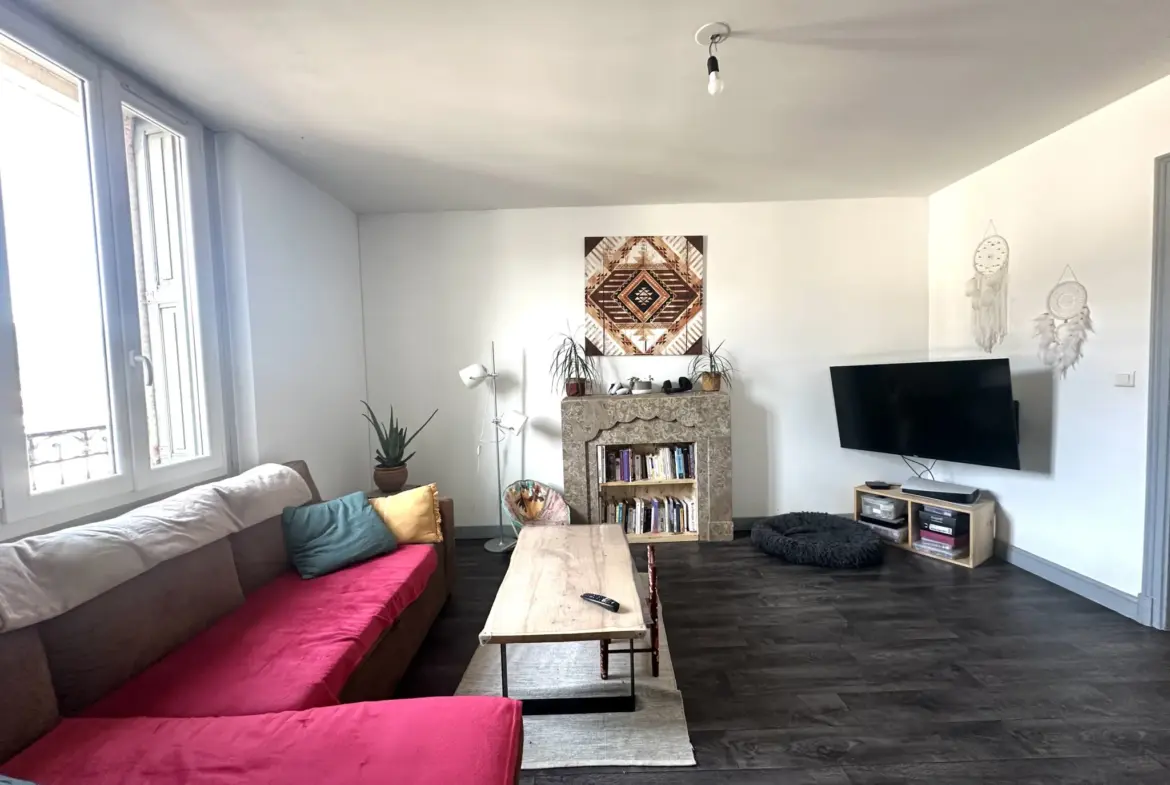 Appartement lumineux 66 m² avec jardin et terrasse à Reynes 