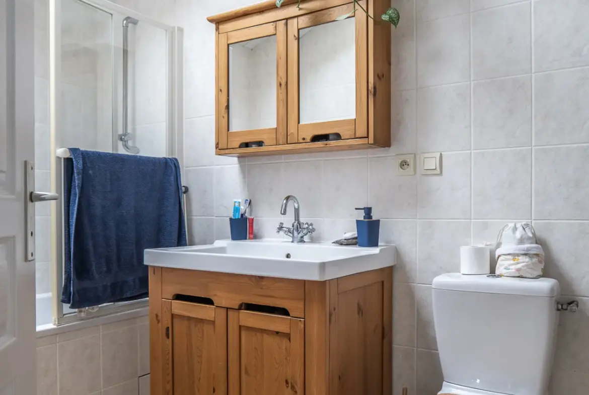 Appartement dans Longère Rénovée avec Jardin à Les Brouzils 