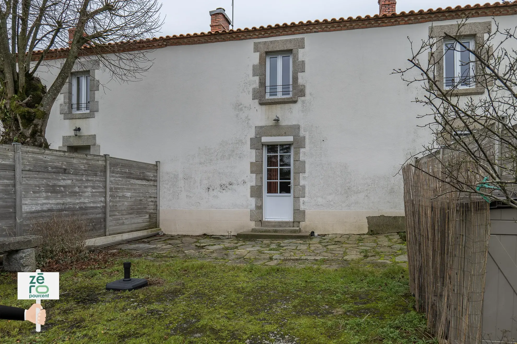 Appartement dans Longère Rénovée avec Jardin à Les Brouzils 