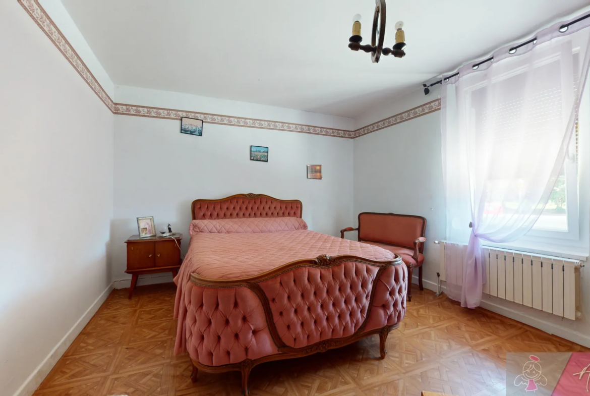 Maison mitoyenne à vendre à Mont sous Vaudrey - 162 m², 4 chambres 