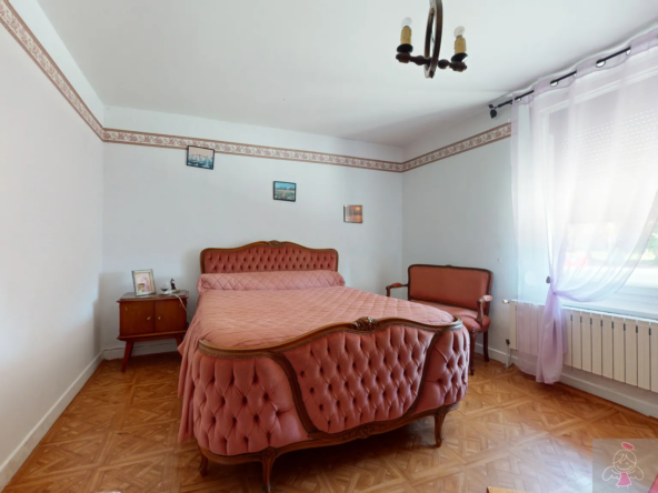 Maison mitoyenne à vendre à Mont sous Vaudrey - 162 m², 4 chambres 