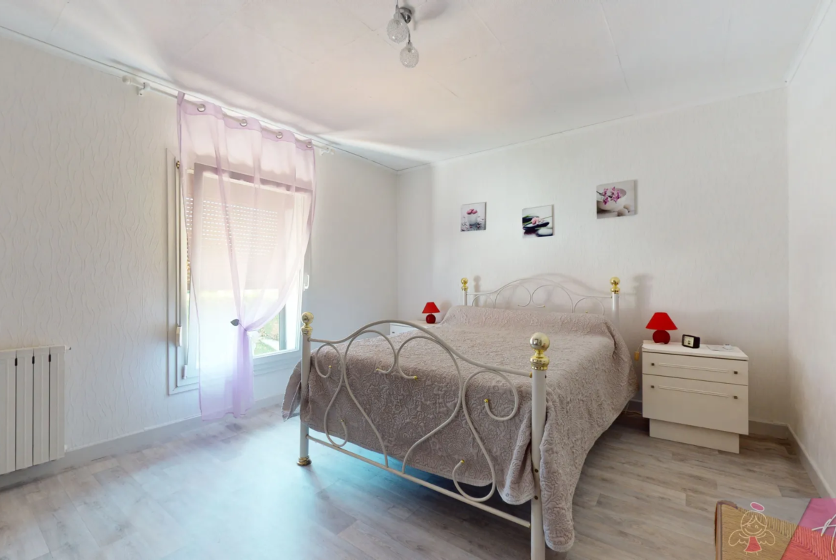 Maison mitoyenne à vendre à Mont sous Vaudrey - 162 m², 4 chambres 