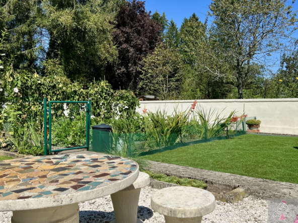 Maison mitoyenne à vendre à Mont sous Vaudrey - 162 m², 4 chambres 