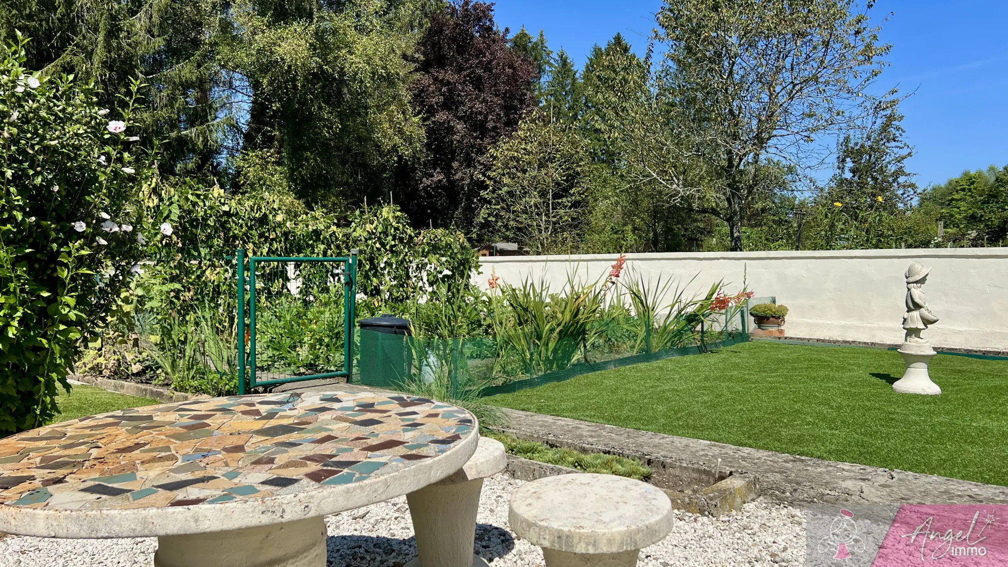 Maison mitoyenne à vendre à Mont sous Vaudrey - 162 m², 4 chambres 