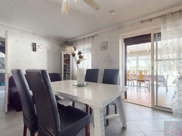 Maison mitoyenne à vendre à Mont sous Vaudrey - 162 m², 4 chambres 