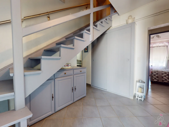 Maison mitoyenne à vendre à Mont sous Vaudrey - 162 m², 4 chambres 