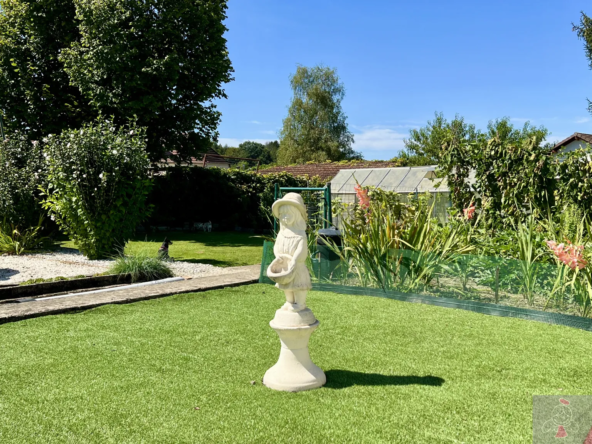Maison mitoyenne à vendre à Mont sous Vaudrey - 162 m², 4 chambres 