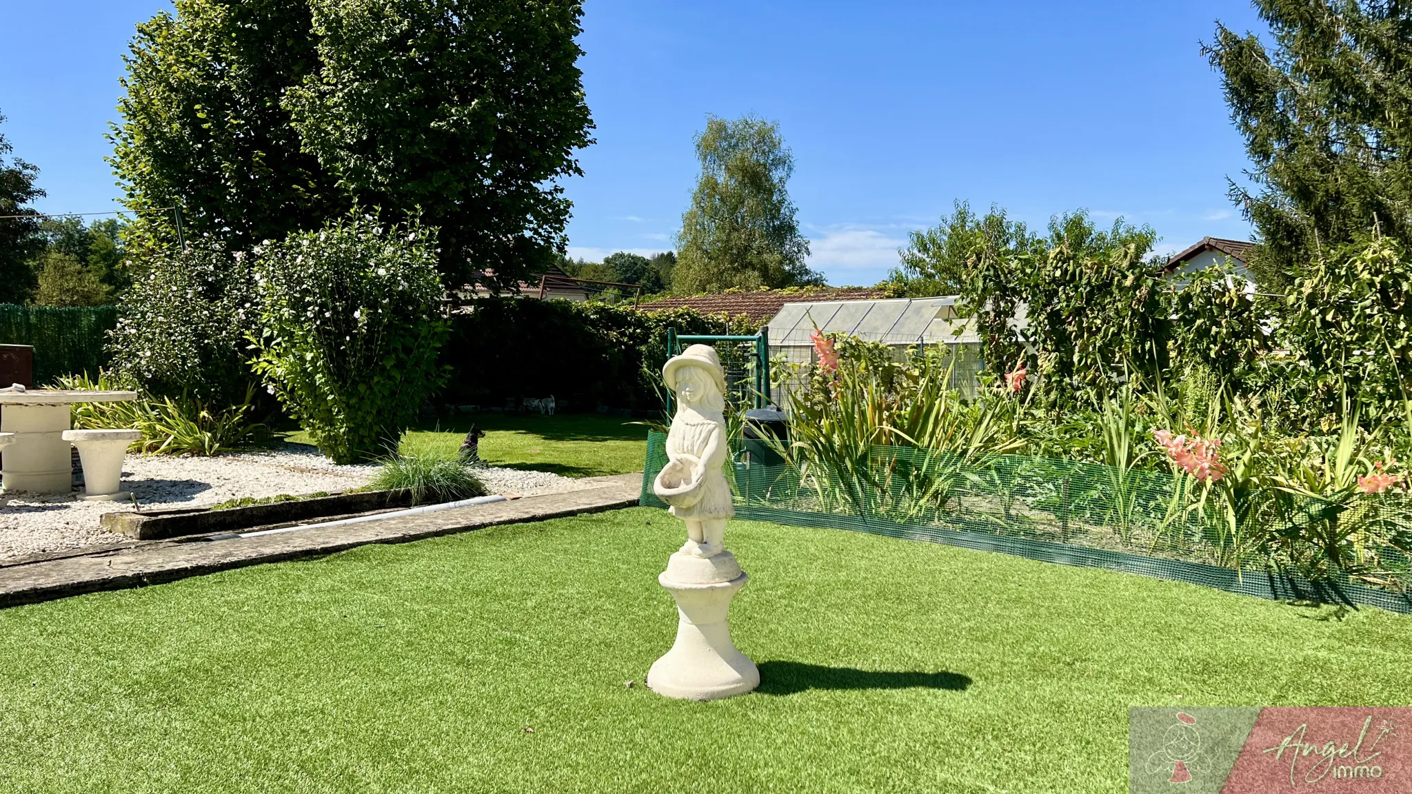 Maison mitoyenne à vendre à Mont sous Vaudrey - 162 m², 4 chambres 