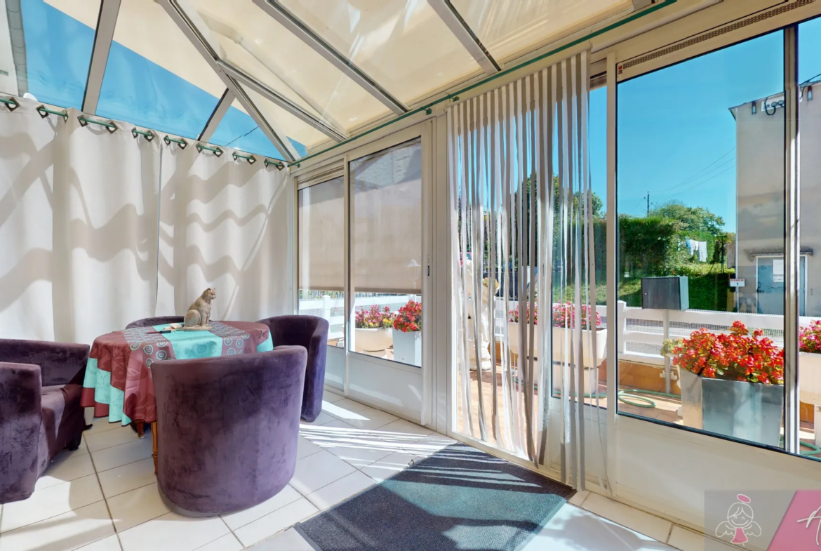 Maison mitoyenne à vendre à Mont sous Vaudrey - 162 m², 4 chambres 