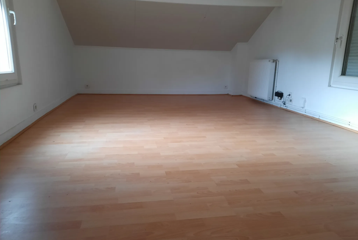 Maison 5 pièces de 93 m2 à Chelles, secteur calme 