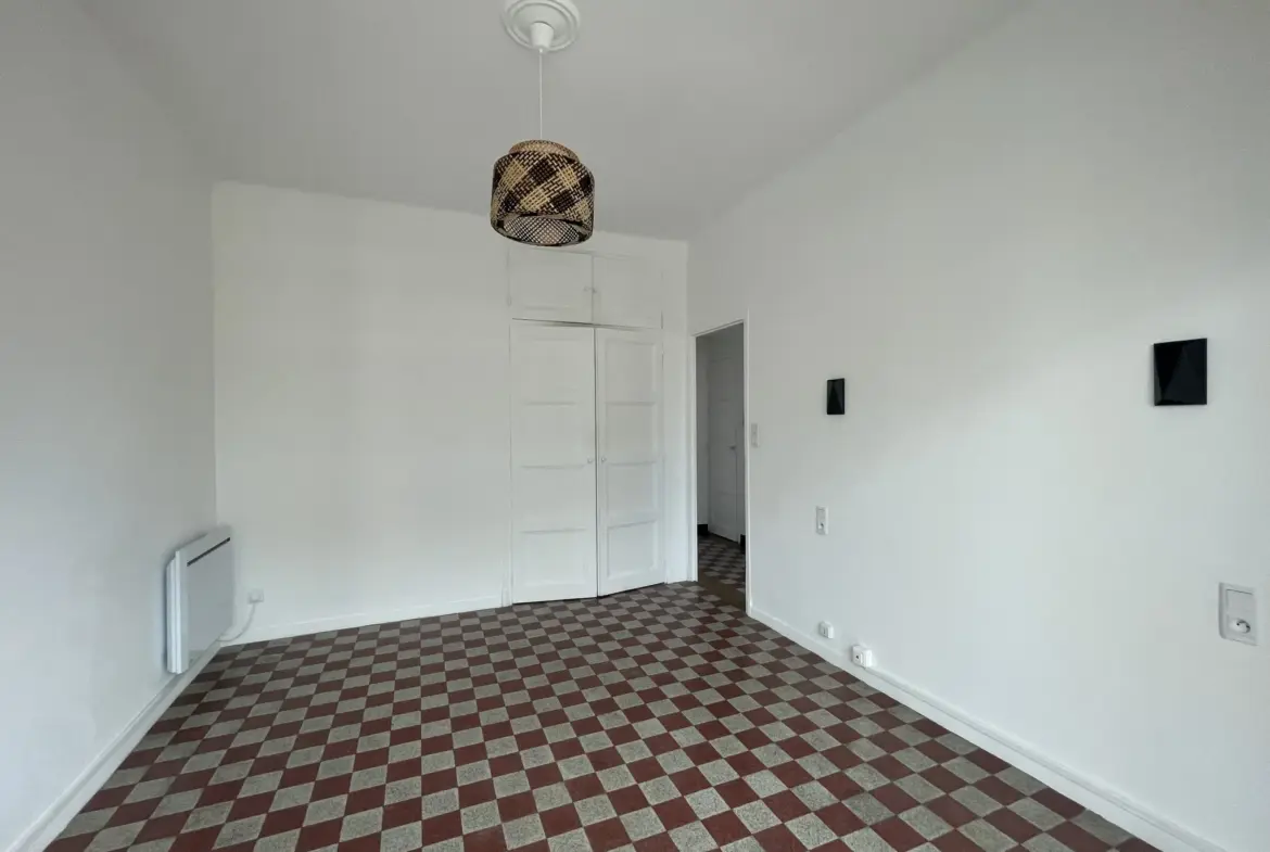 À vendre : Appartement 2 pièces de 42 m² à Toulon dans le quartier du Pont du Las 
