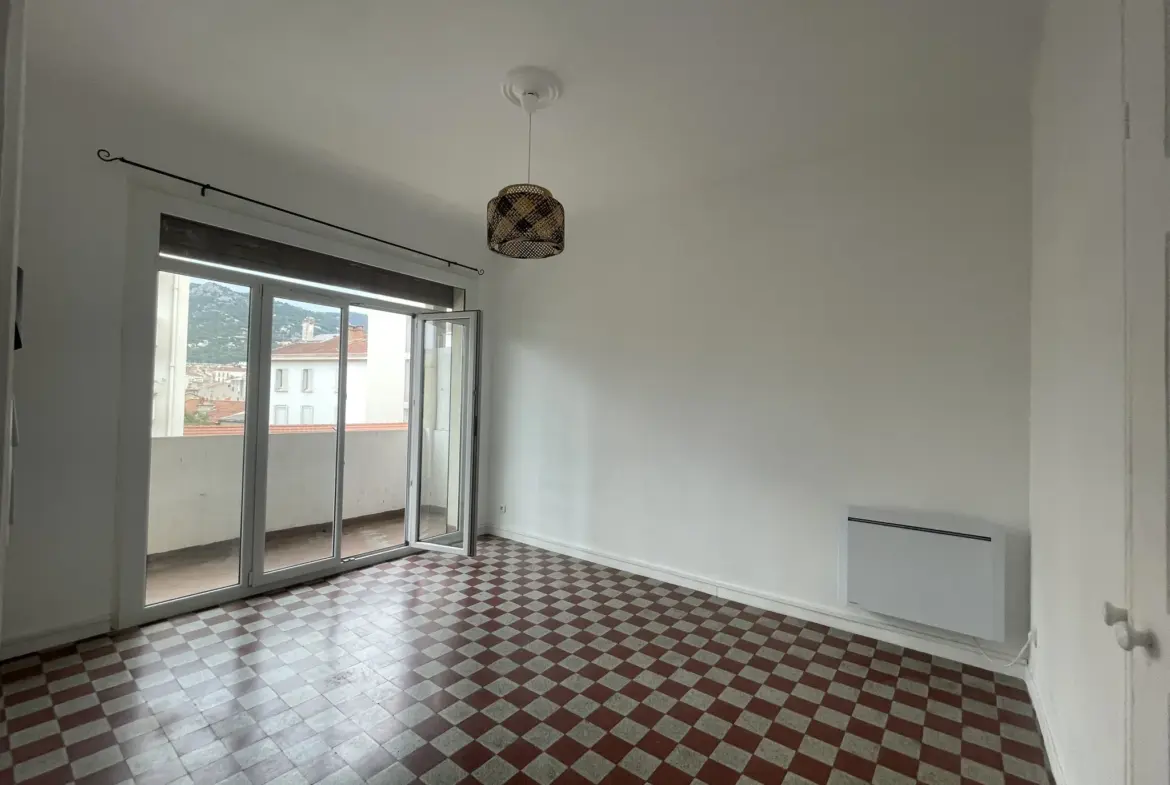 À vendre : Appartement 2 pièces de 42 m² à Toulon dans le quartier du Pont du Las 