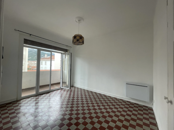 À vendre : Appartement 2 pièces de 42 m² à Toulon dans le quartier du Pont du Las