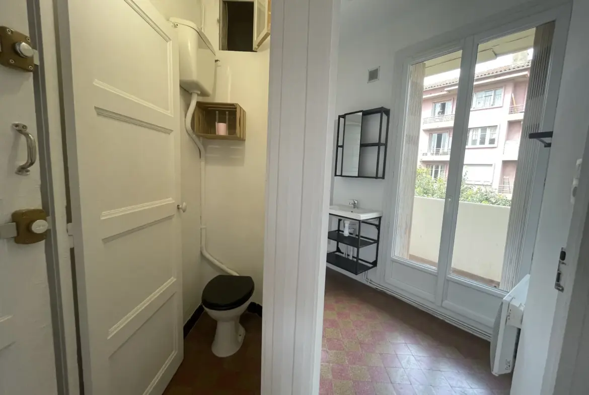 À vendre : Appartement 2 pièces de 42 m² à Toulon dans le quartier du Pont du Las 