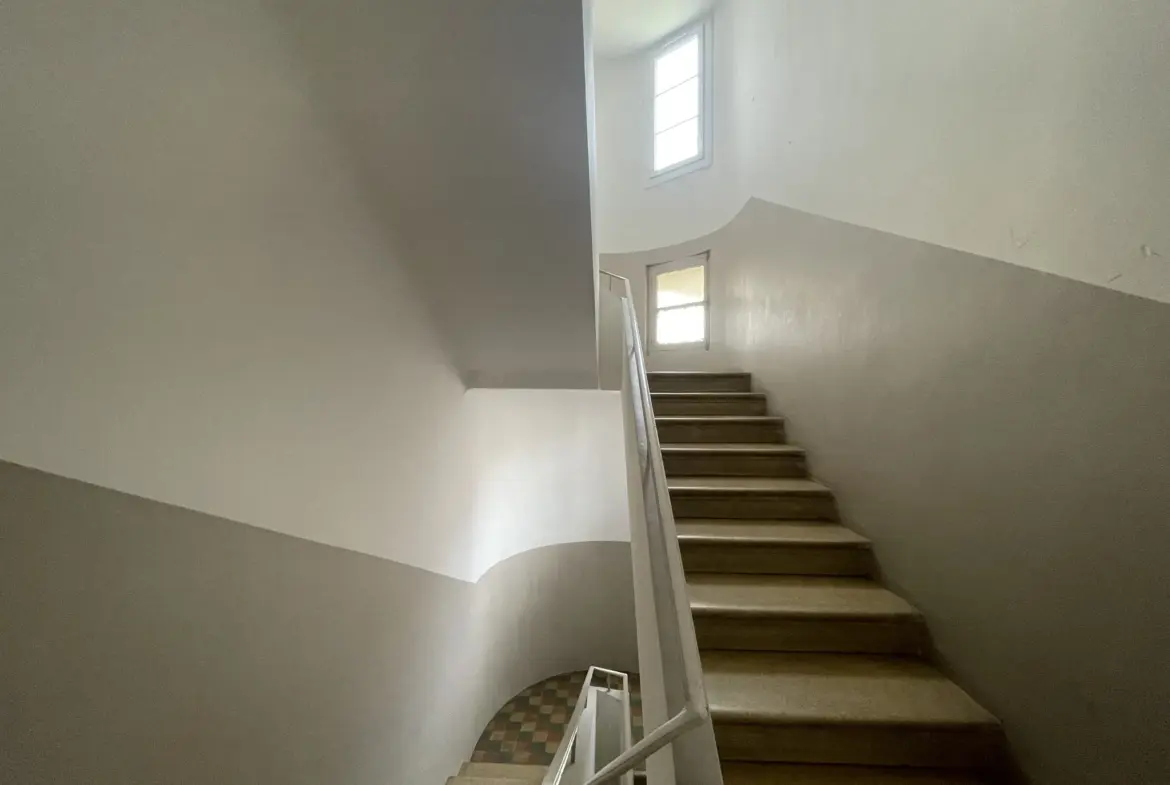 À vendre : Appartement 2 pièces de 42 m² à Toulon dans le quartier du Pont du Las 