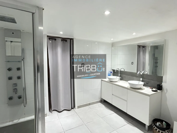 Maison de village rénovée à vendre à Baixas - 114 m² - 2 chambres 