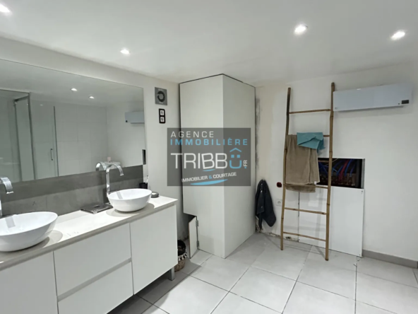 Maison de village rénovée à vendre à Baixas - 114 m² - 2 chambres 
