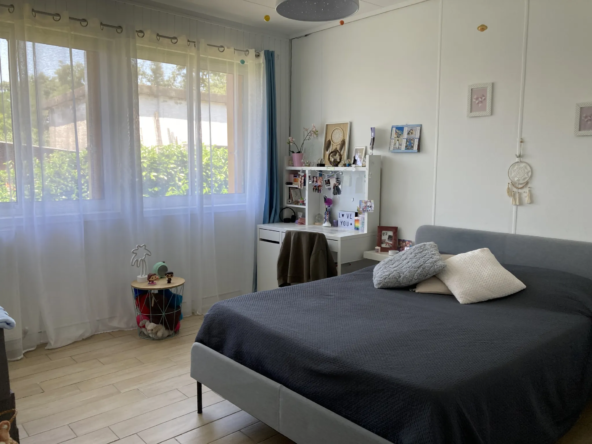 Maison de plain-pied 125 m² joliment rénovée à Captieux 