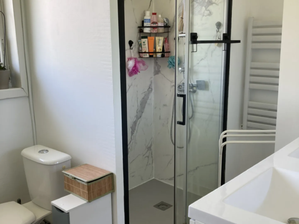 Maison de plain-pied 125 m² joliment rénovée à Captieux 