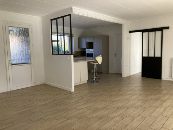 Maison de plain-pied 125 m² joliment rénovée à Captieux 