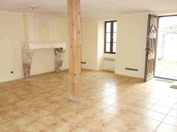 Maison en pierre avec dépendances à vendre à Pugnac 