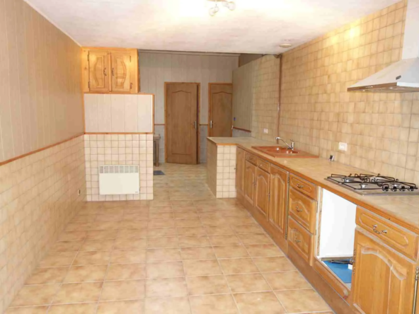 Maison en pierre avec dépendances à vendre à Pugnac 