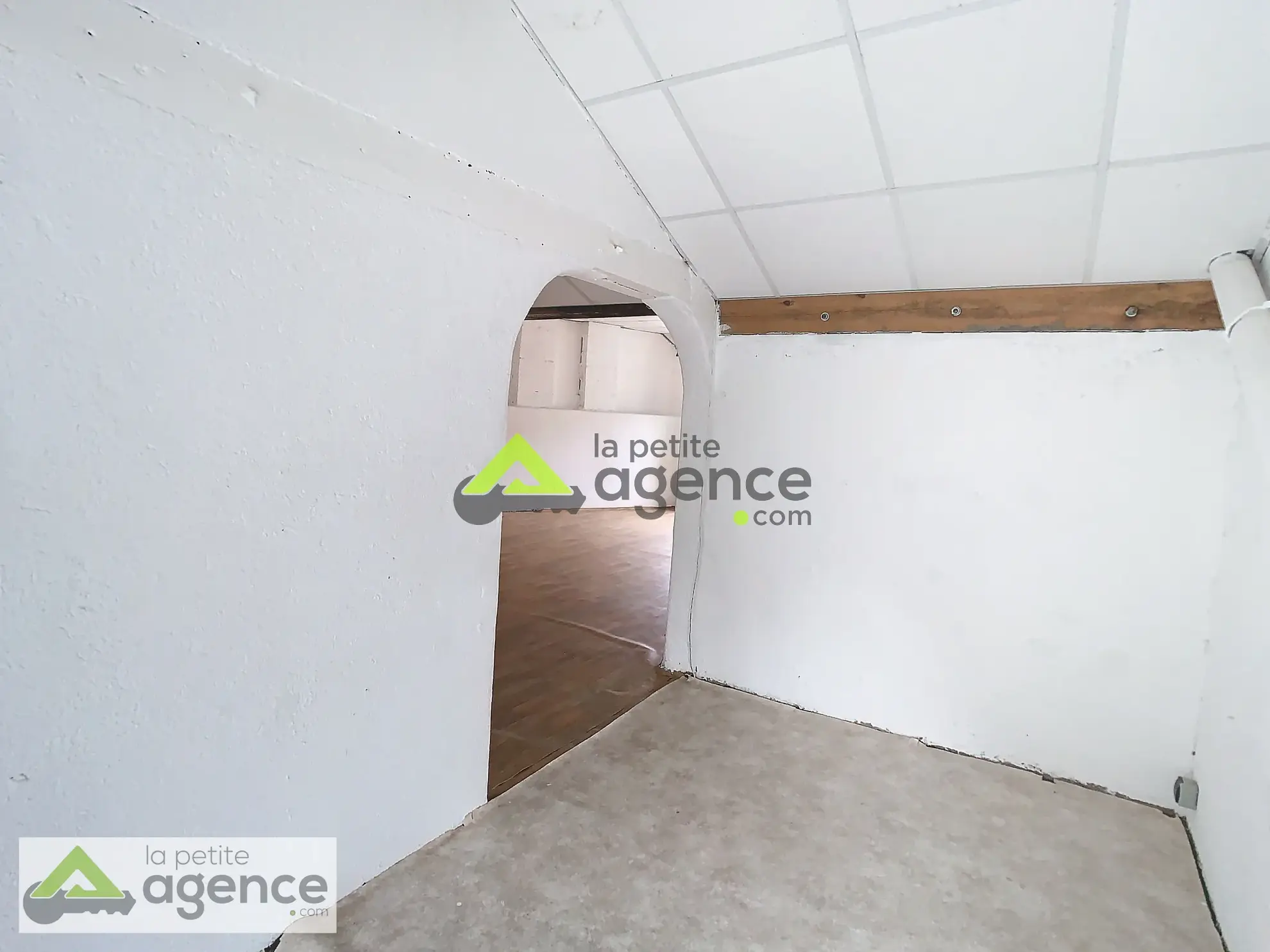 Local commercial à vendre à Bellegarde en Marche 