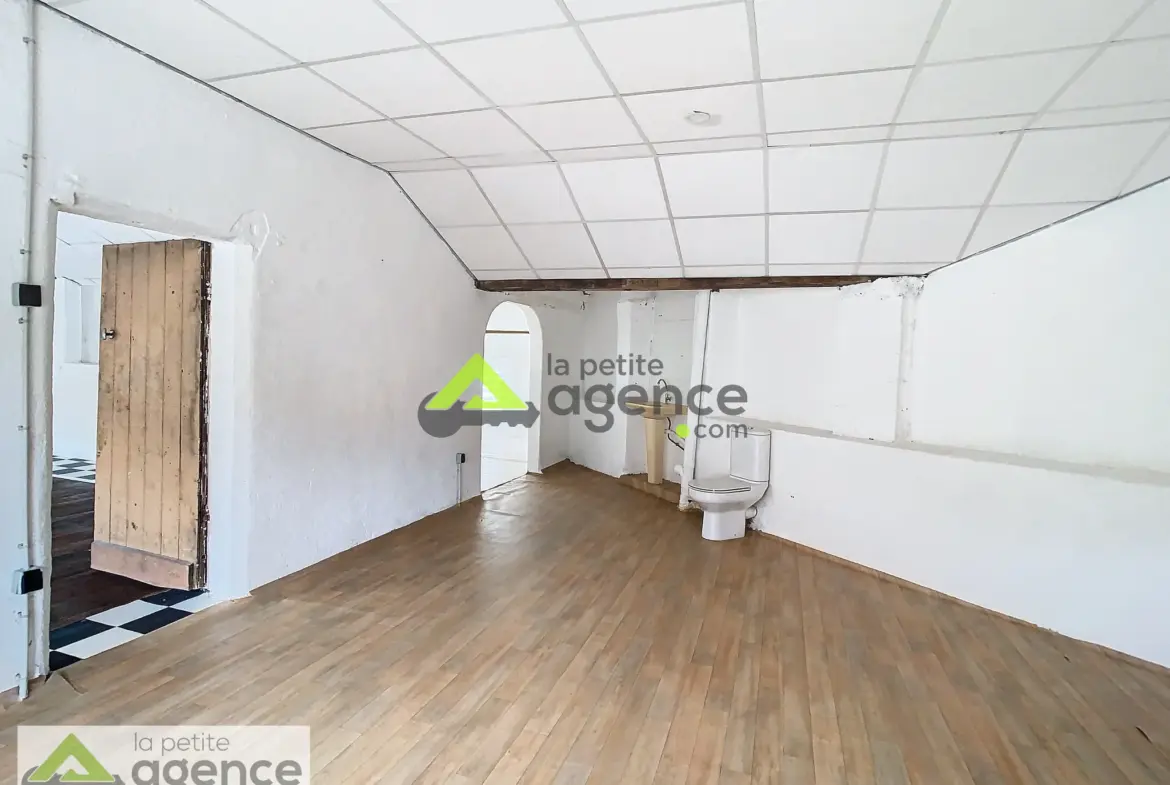 Local commercial à vendre à Bellegarde en Marche 