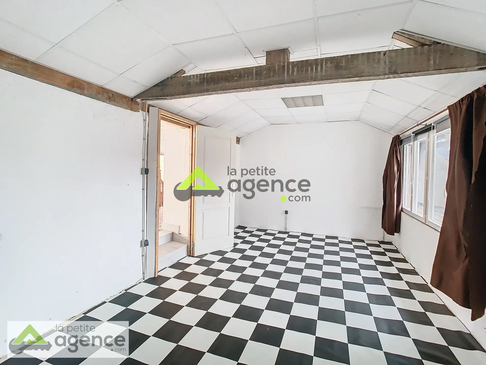 Local commercial à vendre à Bellegarde en Marche 
