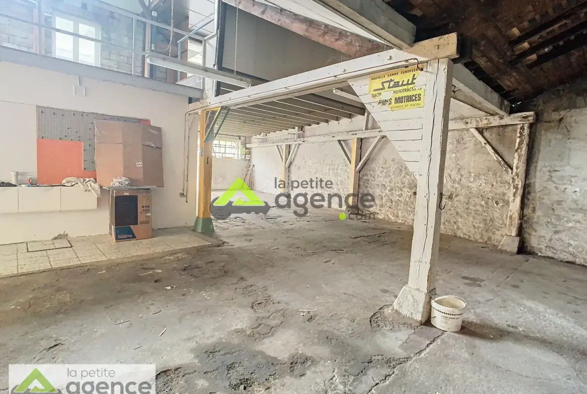 Local commercial à vendre à Bellegarde en Marche 