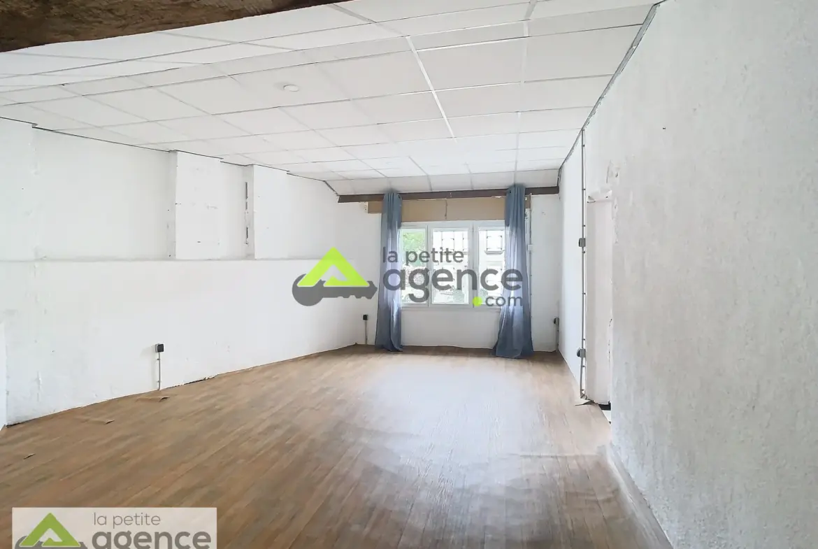 Local commercial à vendre à Bellegarde en Marche 