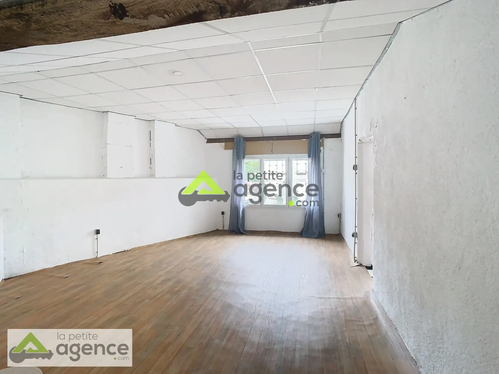 Local commercial à vendre à Bellegarde en Marche 