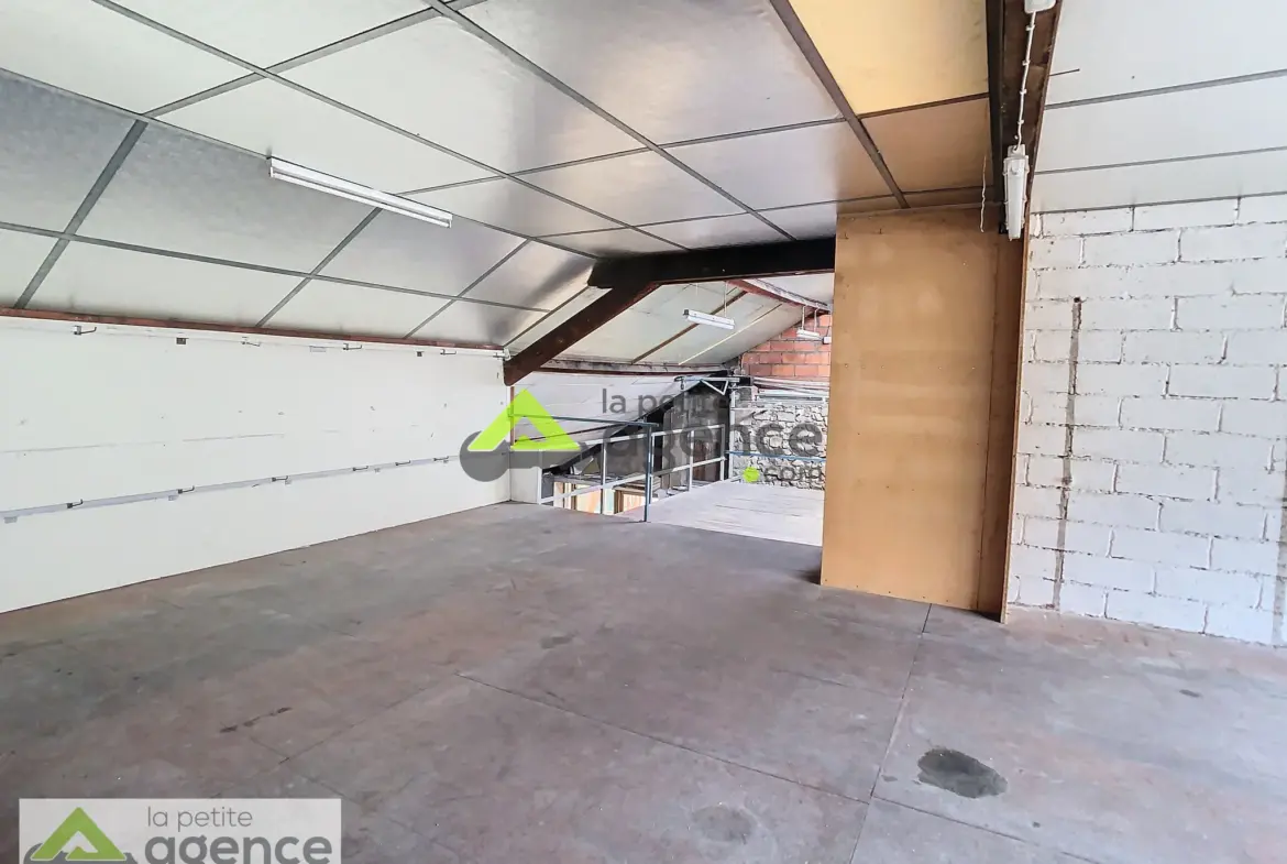 Local commercial à vendre à Bellegarde en Marche 