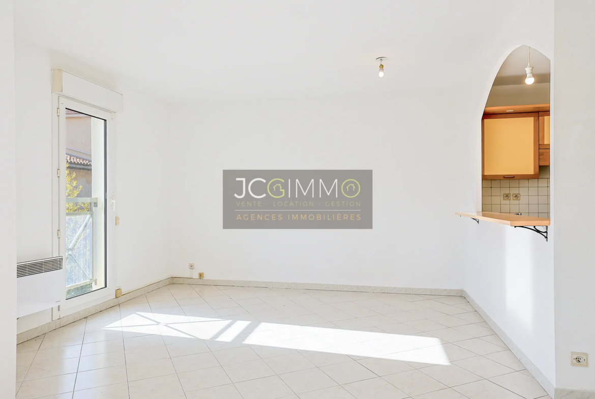 À vendre : Appartement T3 lumineux à Hyères - 73 m2 avec balcon et parking 