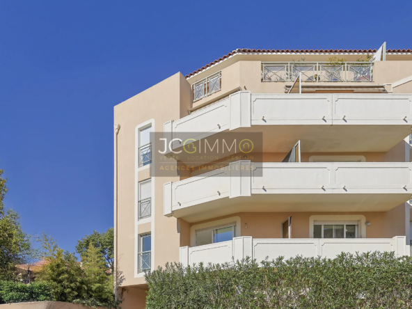 À vendre : Appartement T3 lumineux à Hyères - 73 m2 avec balcon et parking 