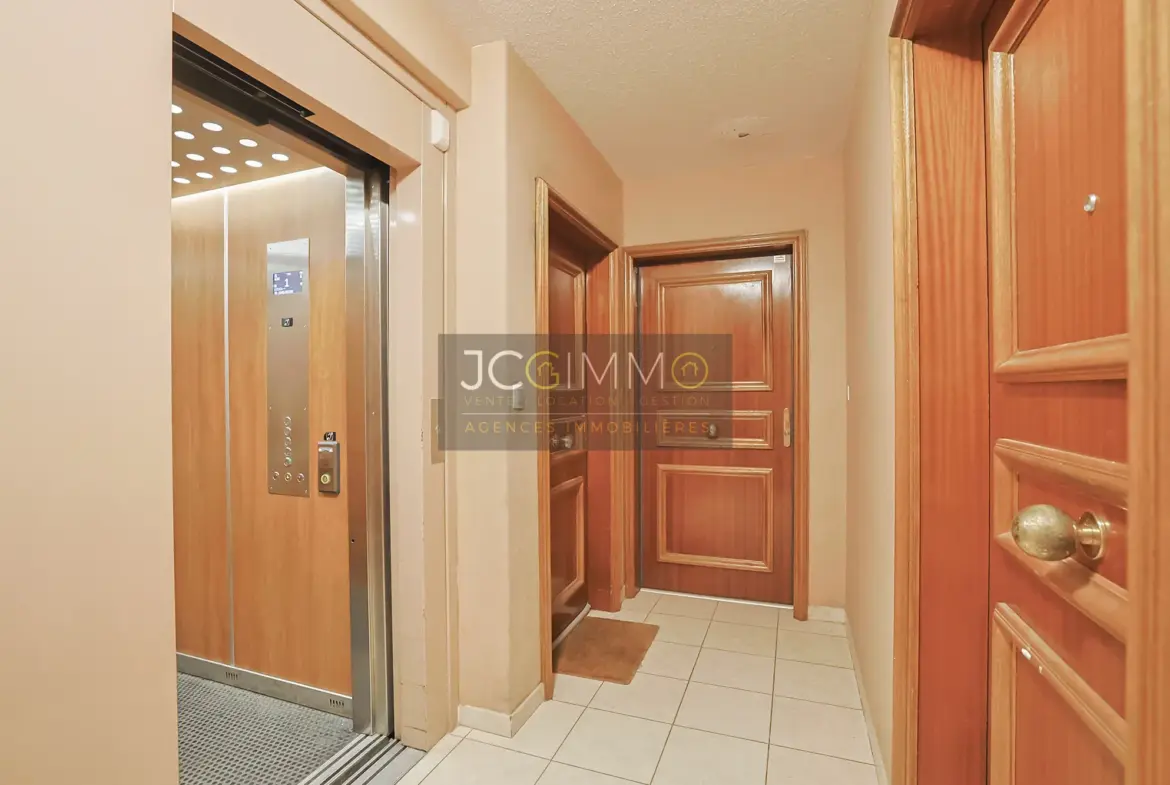 À vendre : Appartement T3 lumineux à Hyères - 73 m2 avec balcon et parking 