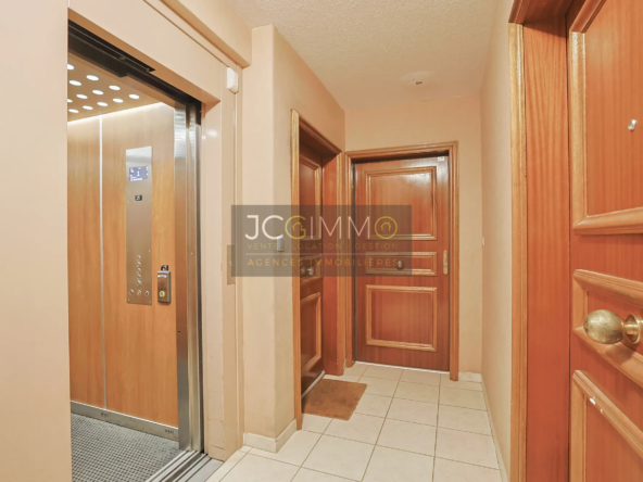 À vendre : Appartement T3 lumineux à Hyères - 73 m2 avec balcon et parking 