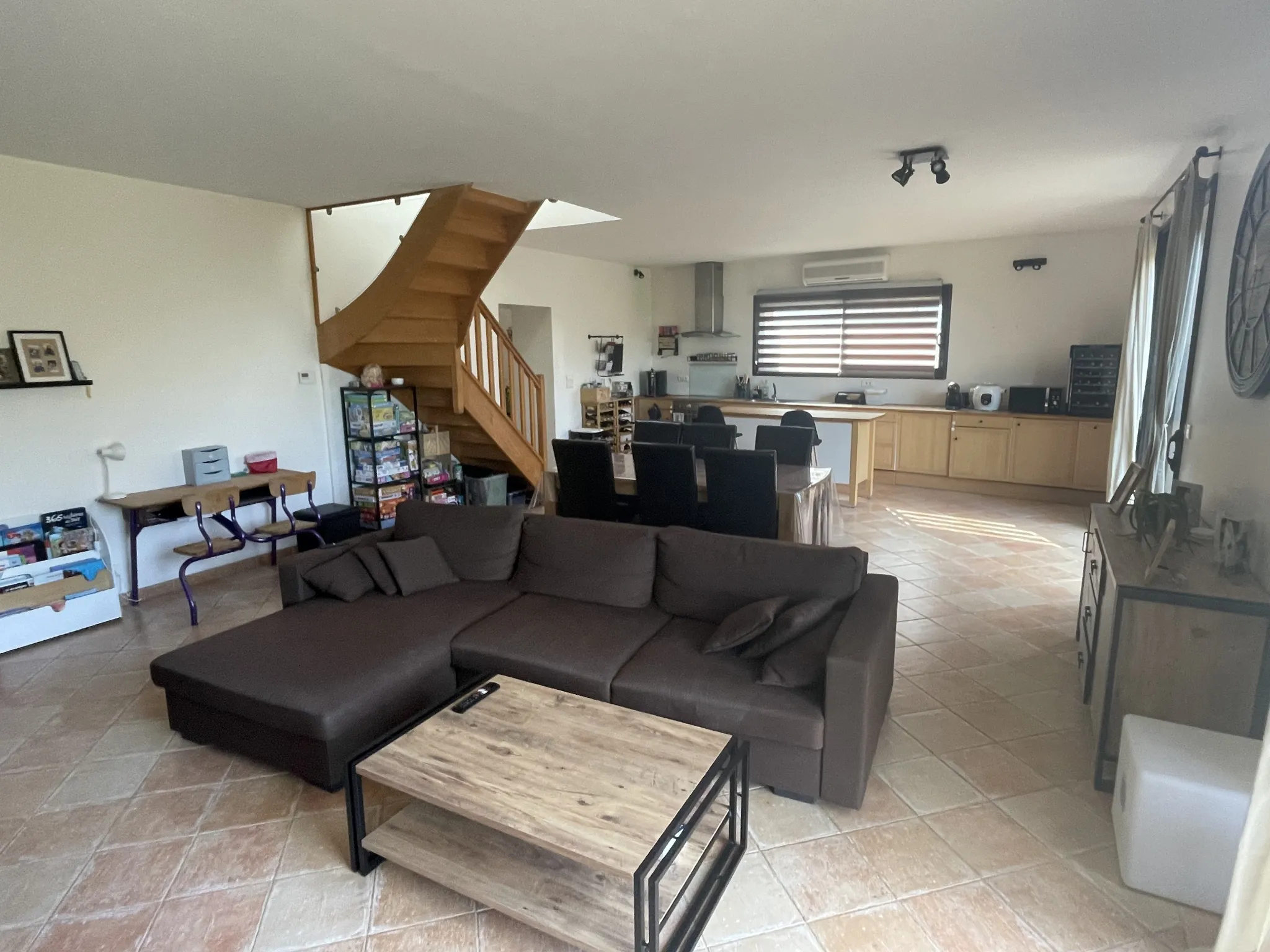 À vendre : Maison ancienne rénovée de 207 m² à Noyant 