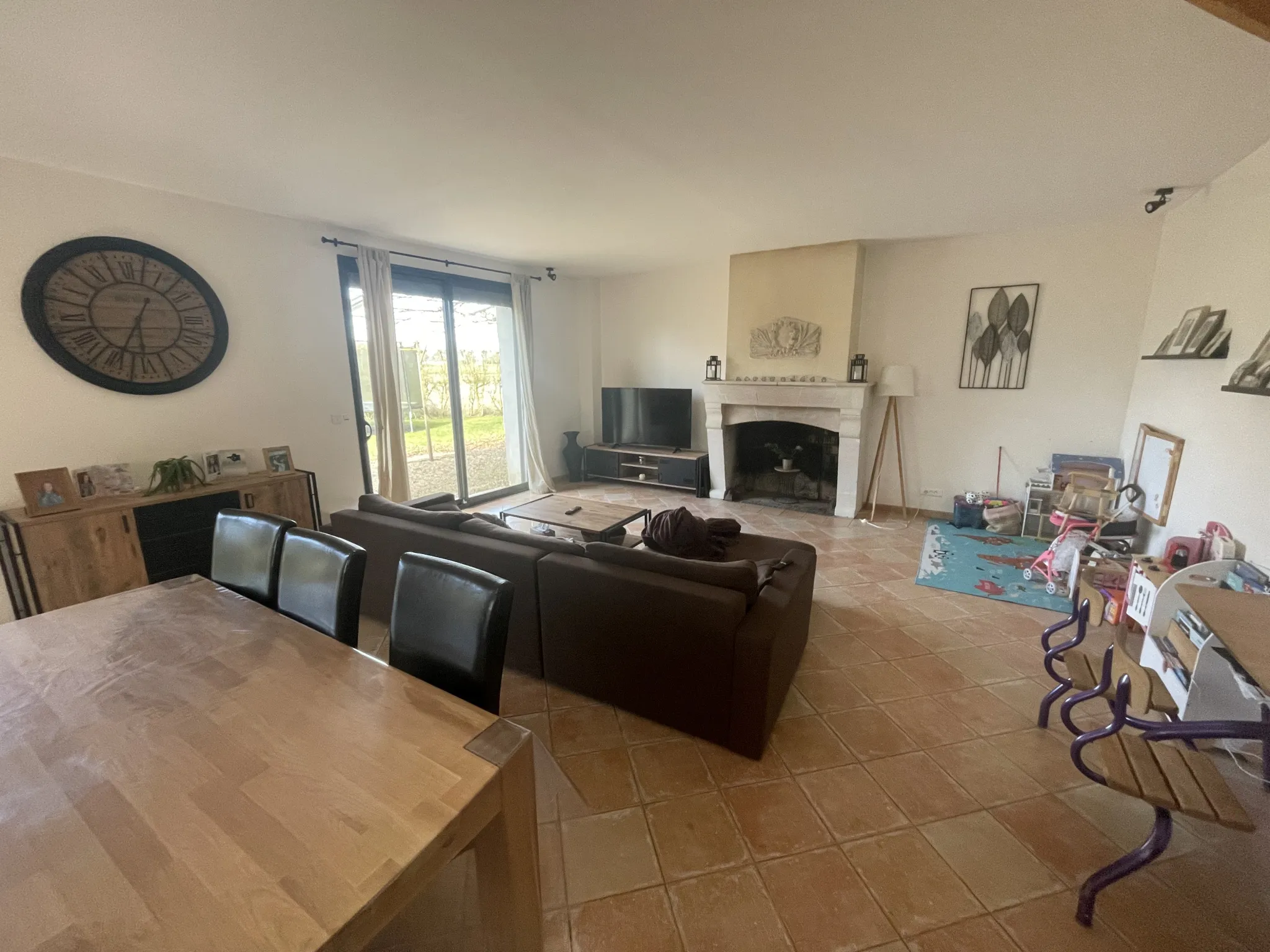 À vendre : Maison ancienne rénovée de 207 m² à Noyant 