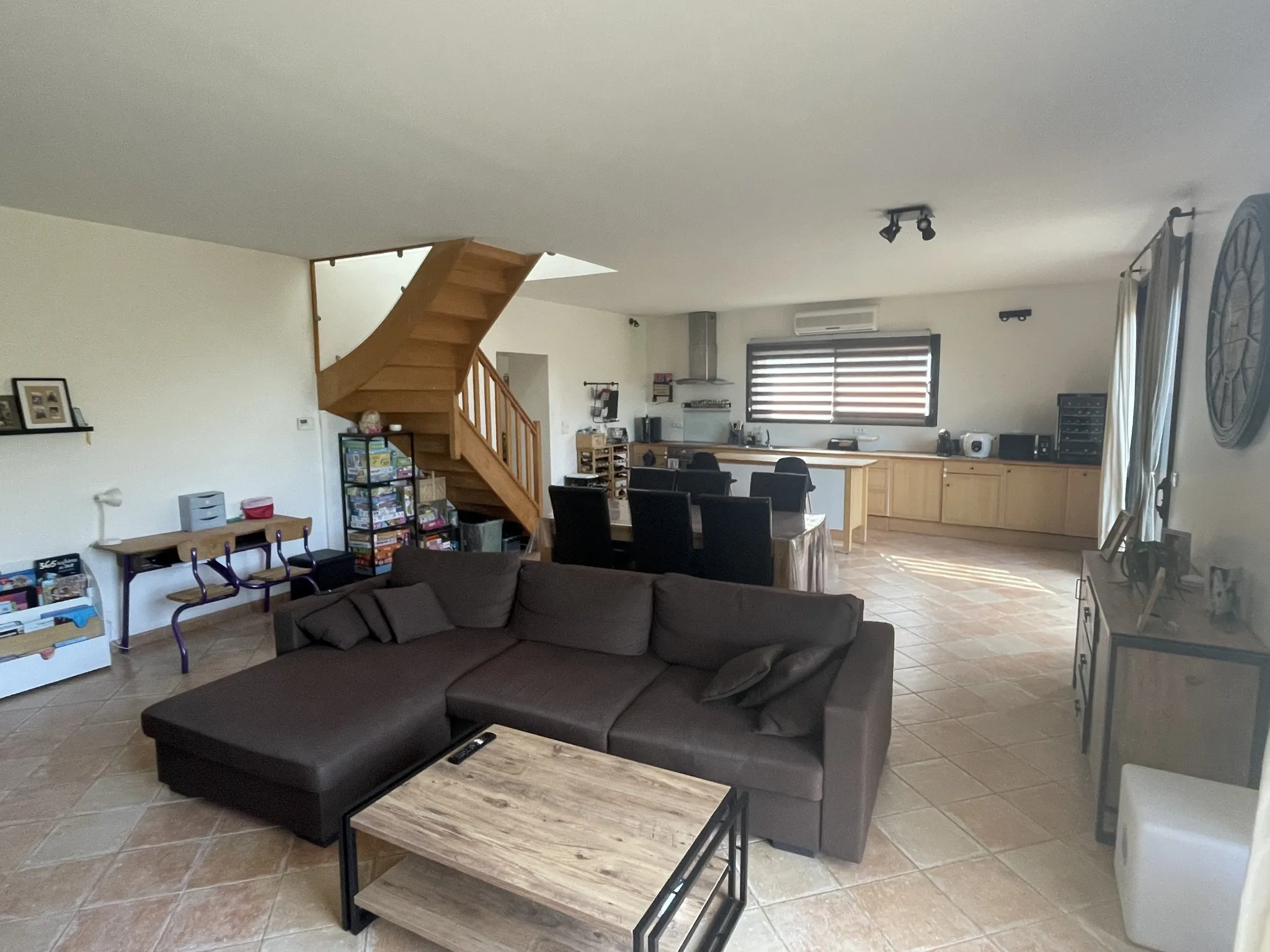 À vendre : Maison ancienne rénovée de 207 m² à Noyant 