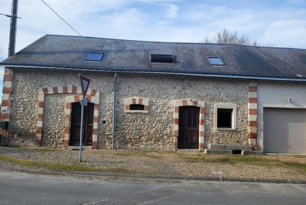 À vendre : Maison ancienne rénovée de 207 m² à Noyant 