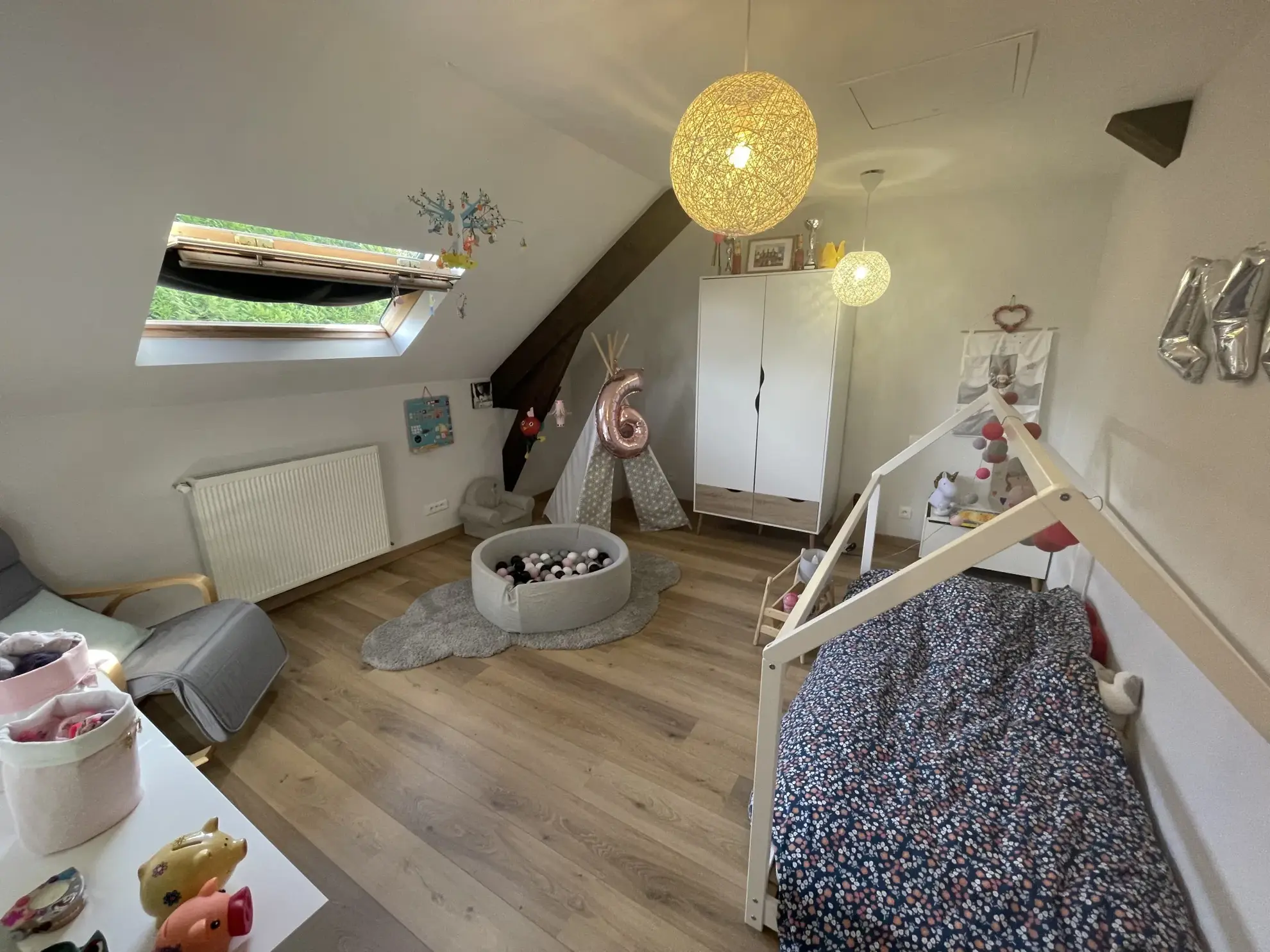 À vendre : Maison ancienne rénovée de 207 m² à Noyant 